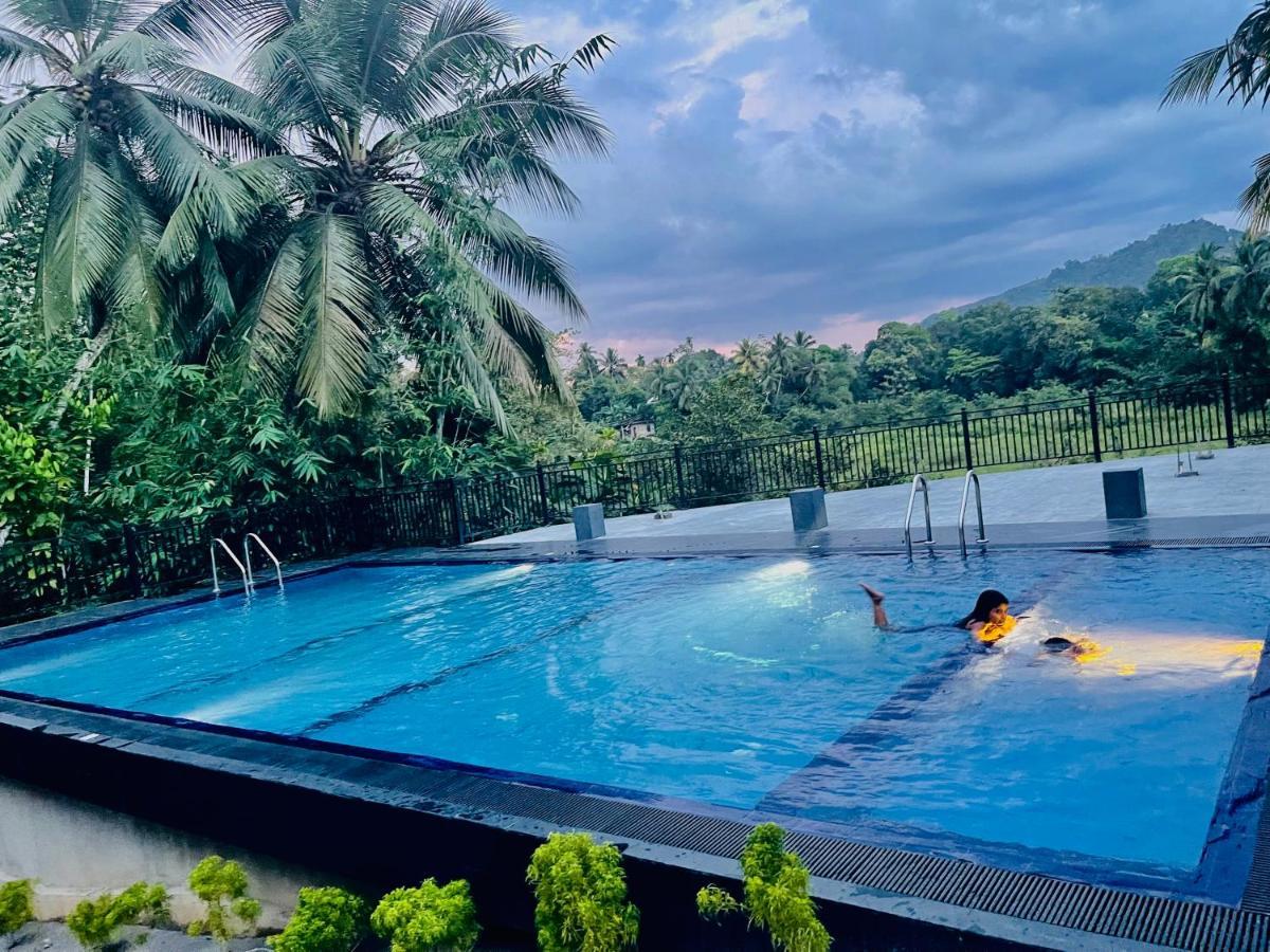 Travellers Halt Hotel Ratnapura Eksteriør billede