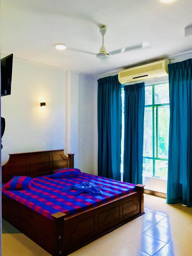 Travellers Halt Hotel Ratnapura Eksteriør billede