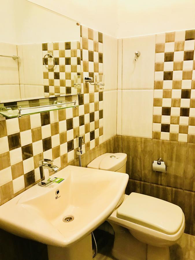Travellers Halt Hotel Ratnapura Eksteriør billede